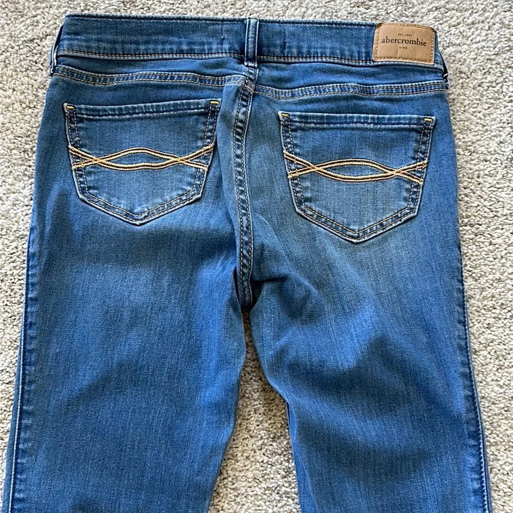 Girls Abercrombie Kids Jeans. - Picture 6 of 7